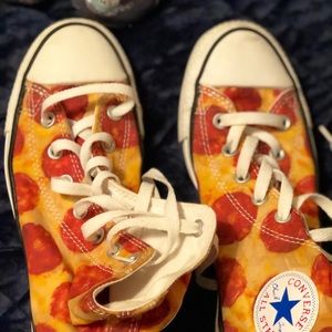 Converse  Men’s Sz 6 pizza high tops. Like new